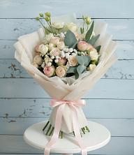 Букет цветов из:  Розы и Лизиантусы в Белоярском Свердловской области