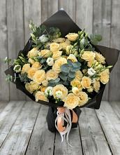 Букет цветов из:  Розы и Лизиантусы в Белоярском Свердловской области
