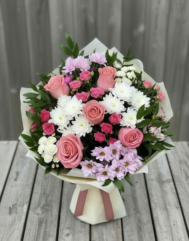 Букет цветов из: Альстромерии, Гвоздики, Розы и Хризантемы в Белоярском Свердловской области