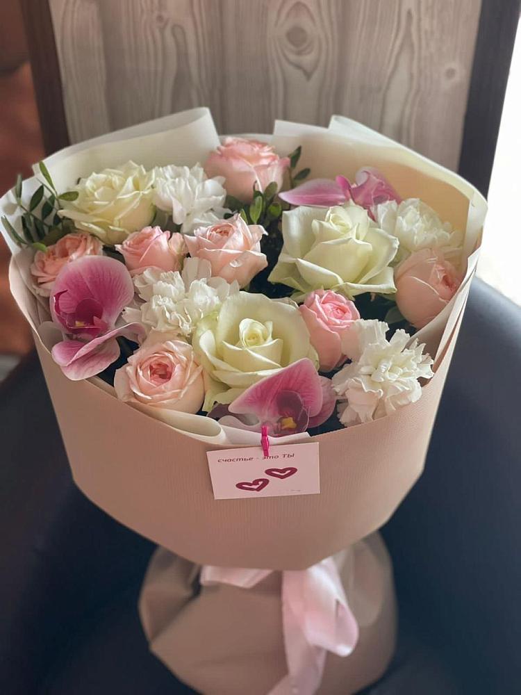 Букет цветов из: Орхидеи, Розы и Гвоздики в Белоярском Свердловской области