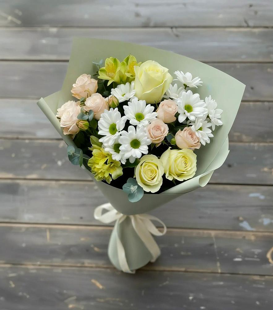 Букет цветов из: Альстромерии, Розы и Хризантемы в Белоярском Свердловской области