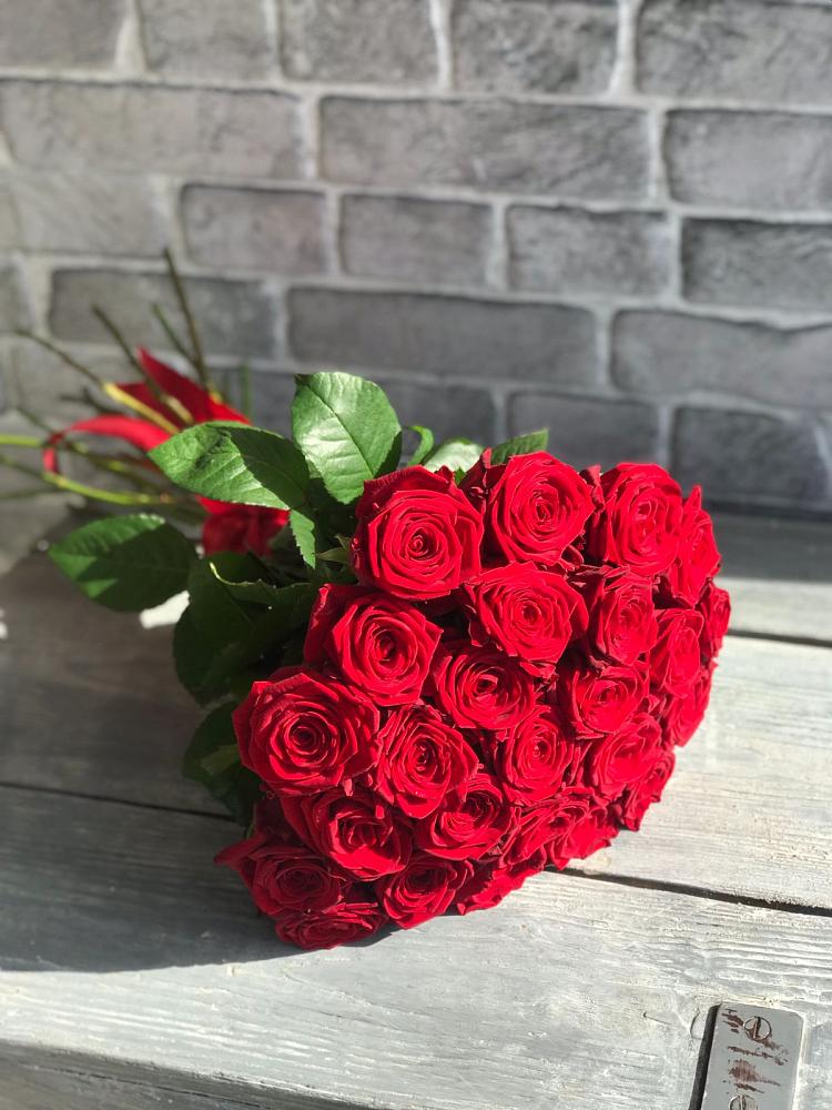 Букет Красные розы Фридом в Белоярском Свердловской области