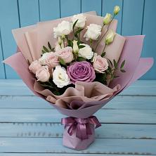 Букет цветов из:  Розы и Лизиантусы в Белоярском Свердловской области