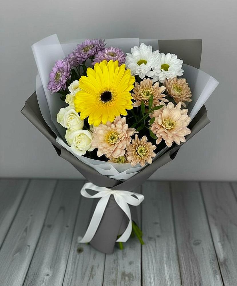 Букет цветов из: Розы, Герберы и Хризантемы в Белоярском Свердловской области