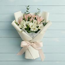 Букет цветов из:  Альстромерии в Белоярском Свердловской области