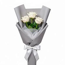 Букет 3 белые розы в Белоярском Свердловской области