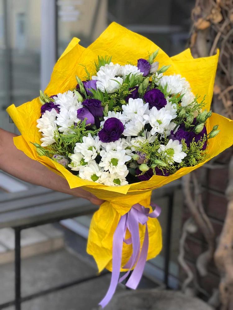 Букет цветов из: Ирисы, Хризантемы и Ромашки в Белоярском Свердловской области
