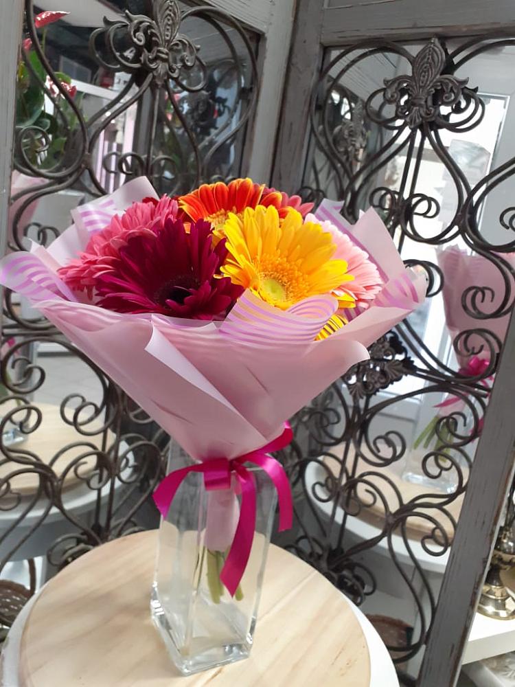 Букет цветов из: Герберы в Белоярском Свердловской области