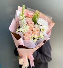 Букет цветов из:  Хризантемы и Розы в Белоярском Свердловской области