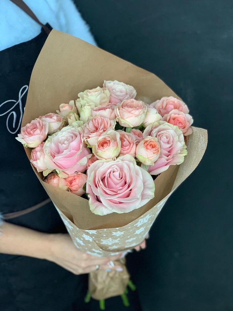 Букет цветов из: Хризантемы и Розы в Белоярском Свердловской области