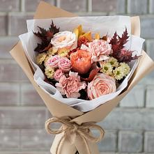 Букет цветов из:  Гвоздики, Хризантемы и Розы в Белоярском Свердловской области