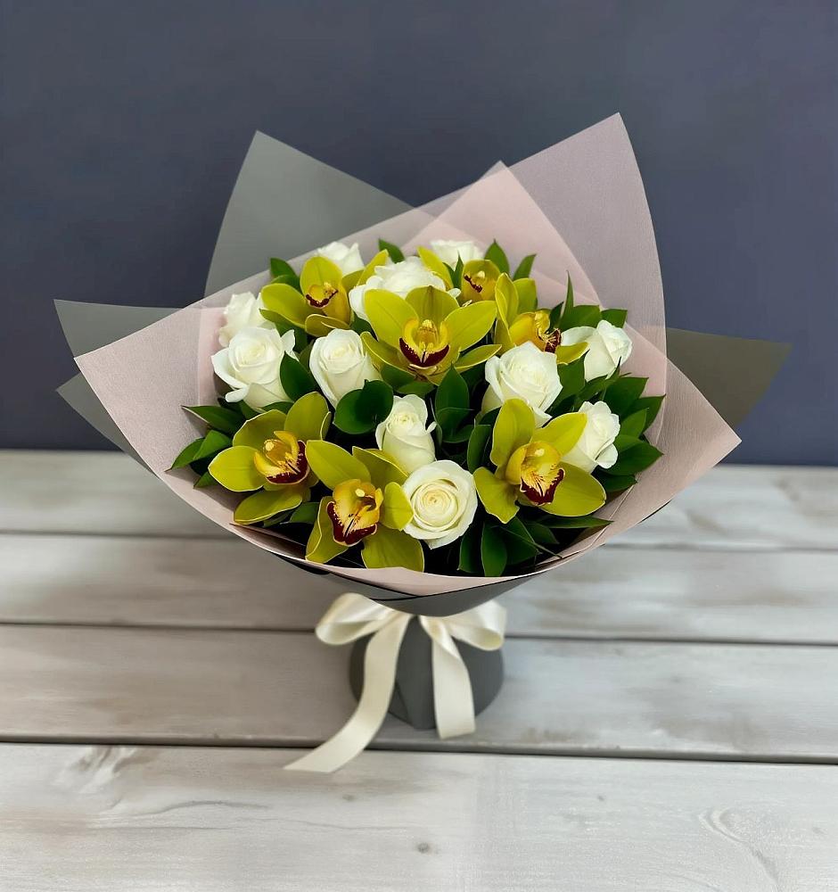 Букет цветов из: Орхидеи и Розы в Белоярском Свердловской области