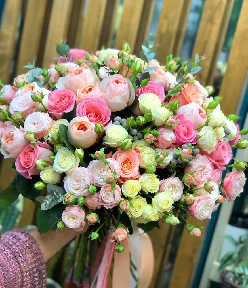 Букет цветов из: Розы в Белоярском Свердловской области