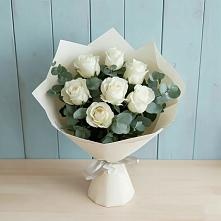 Букет Белые розы в Эвкалипте в Белоярском Свердловской области