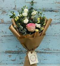 Букет цветов из:  Розы и Лизиантусы в Белоярском Свердловской области