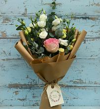 Букет цветов из:  Розы и Лизиантусы в Белоярском Свердловской области